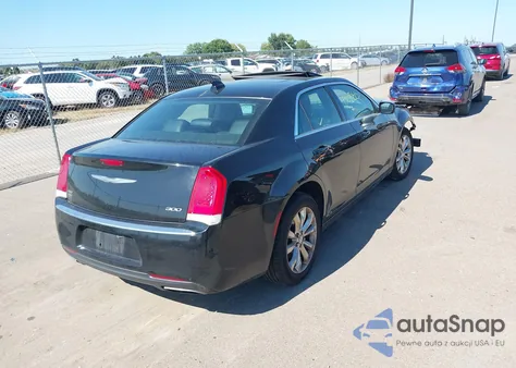 2016 Chrysler 300 Anniversary Edition z USA, uszkodzony, nr VIN 2C3CCARG5GH170892